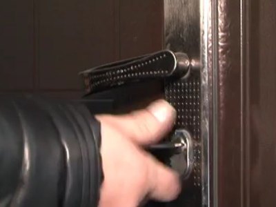 Жители Хакасии попали в нелепую ситуацию, продав свои квартиры сиротам