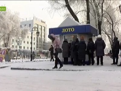 В Абакане столпотворение у лотерейного ларька