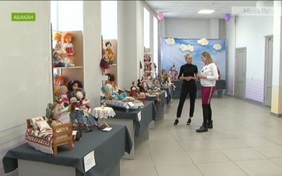 В Абакане открылась выставка кукол от советских времён и до наших дней