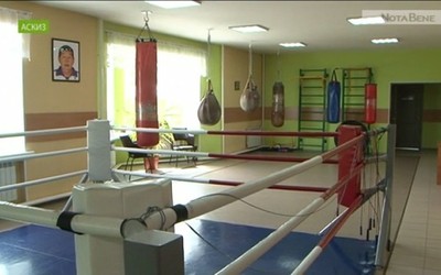 Молодёжь Аскиза бесплатно занимается борьбой и боксом