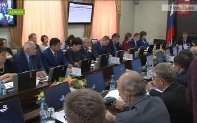 Глава Хакасии призвал министров перечислить деньги пострадавшим иркутянам