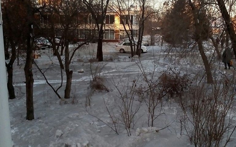 В омске выпадет снег. Черный снег в Омске. В Омске выпал черный снег. Омск черный снег фото. Аномалии в Омске.
