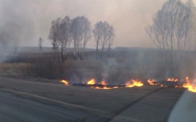 Пожары охватили трассы в Кузбассе