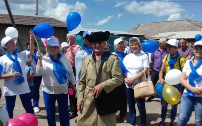 Бейский район отметил 95-летие торжественным шествием