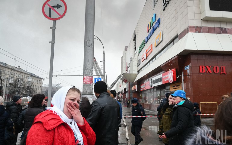 Погибших на пожаре в Кемерово уже 64, большинство – дети