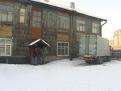 Земля под аварийными бараками в Абакане ушла под застройку