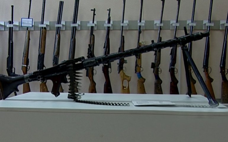 аукционы антикварного холодного оружия. аукцион оружия. оружейный рынок в москве. аукцион оружия. склад оружия.