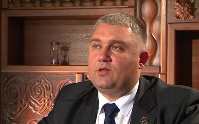 Когда выезд на встречку наказывается штрафом, а когда лишением прав?