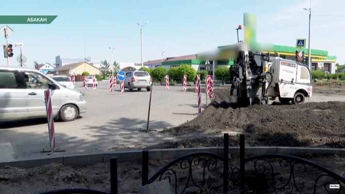 Только направо. Перекрёсток Ломоносова-Пирятинская в Абакане закрыт на ремонт