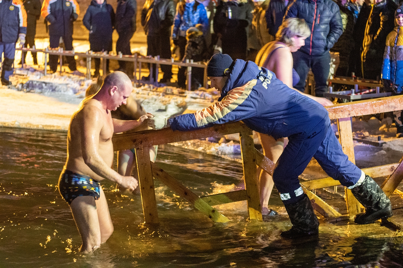 Крещенские купания в Хакасии: окунулись более 7 тысяч человек