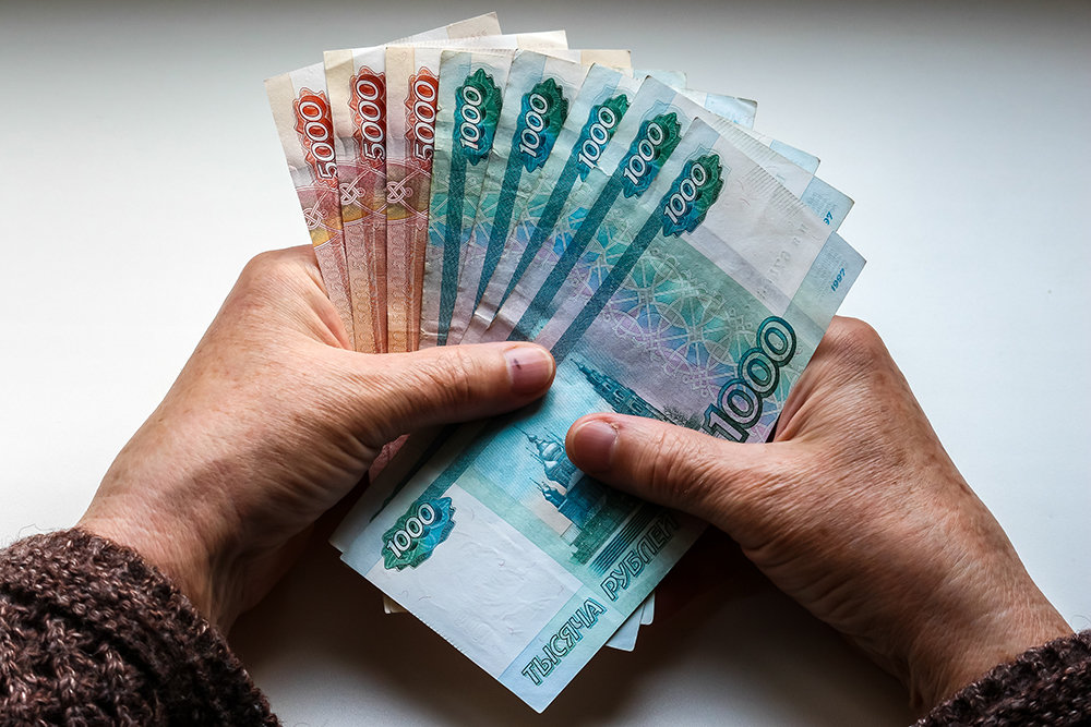 Пенсионер в Черногорске нашел 30 тысяч рублей