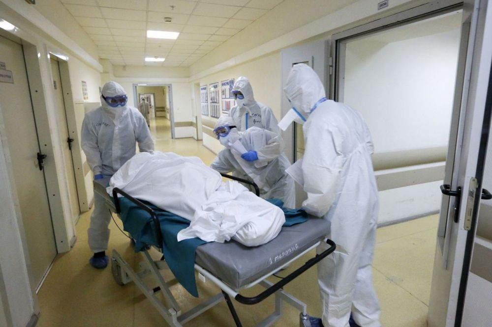 В Хакасии от коронавируса за год умерло почти 1100 человек