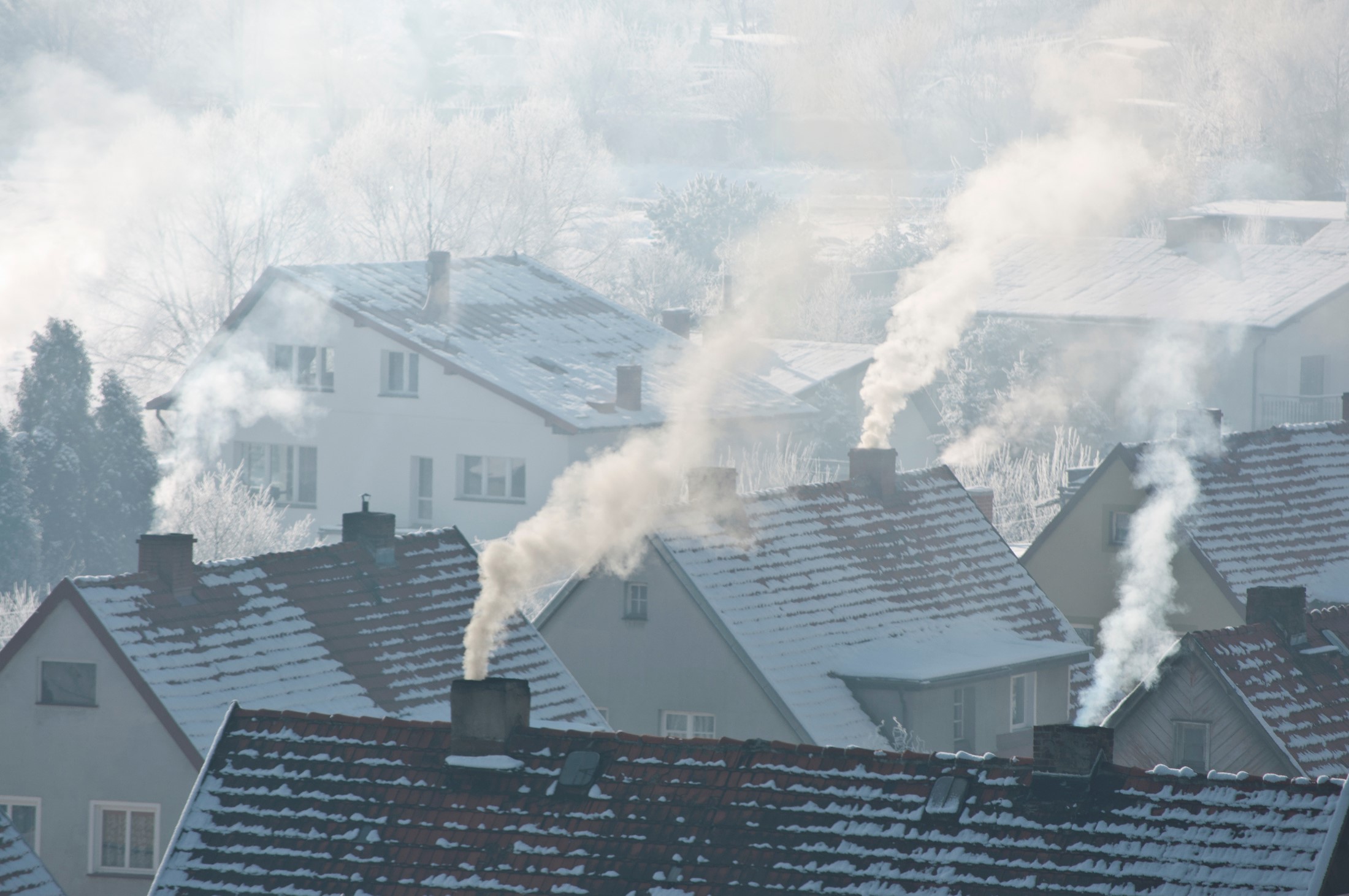 Чистый воздух: в Абакане и Черногорске выясняют, чем топятся частники 
