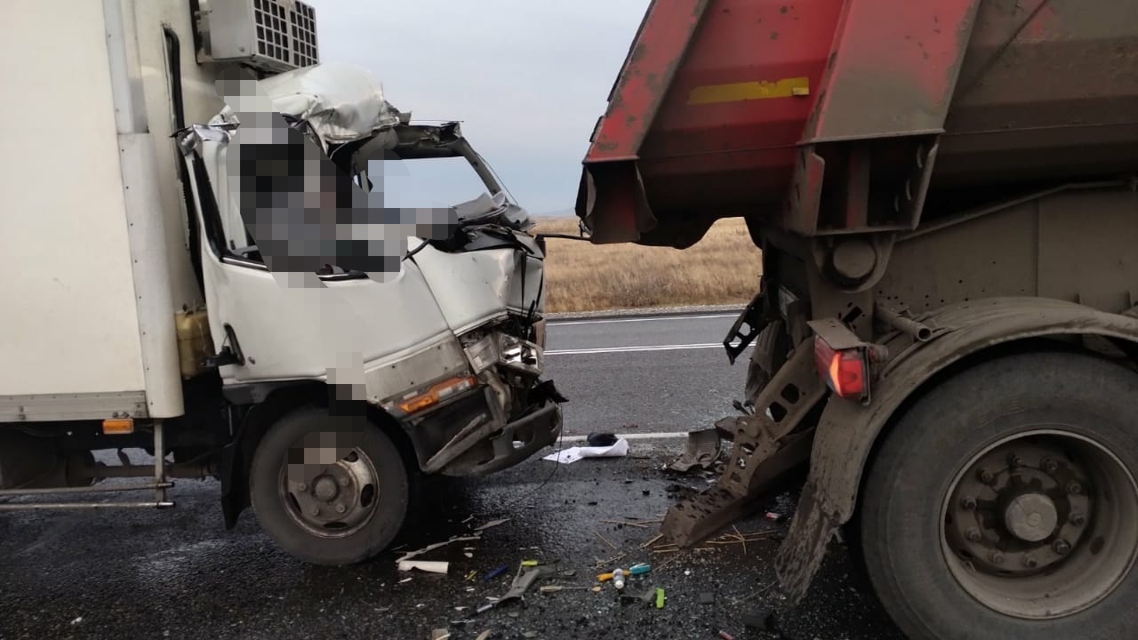 Влетел в большегруз: в Боградском районе смертельное ДТП | Медиагруппа 