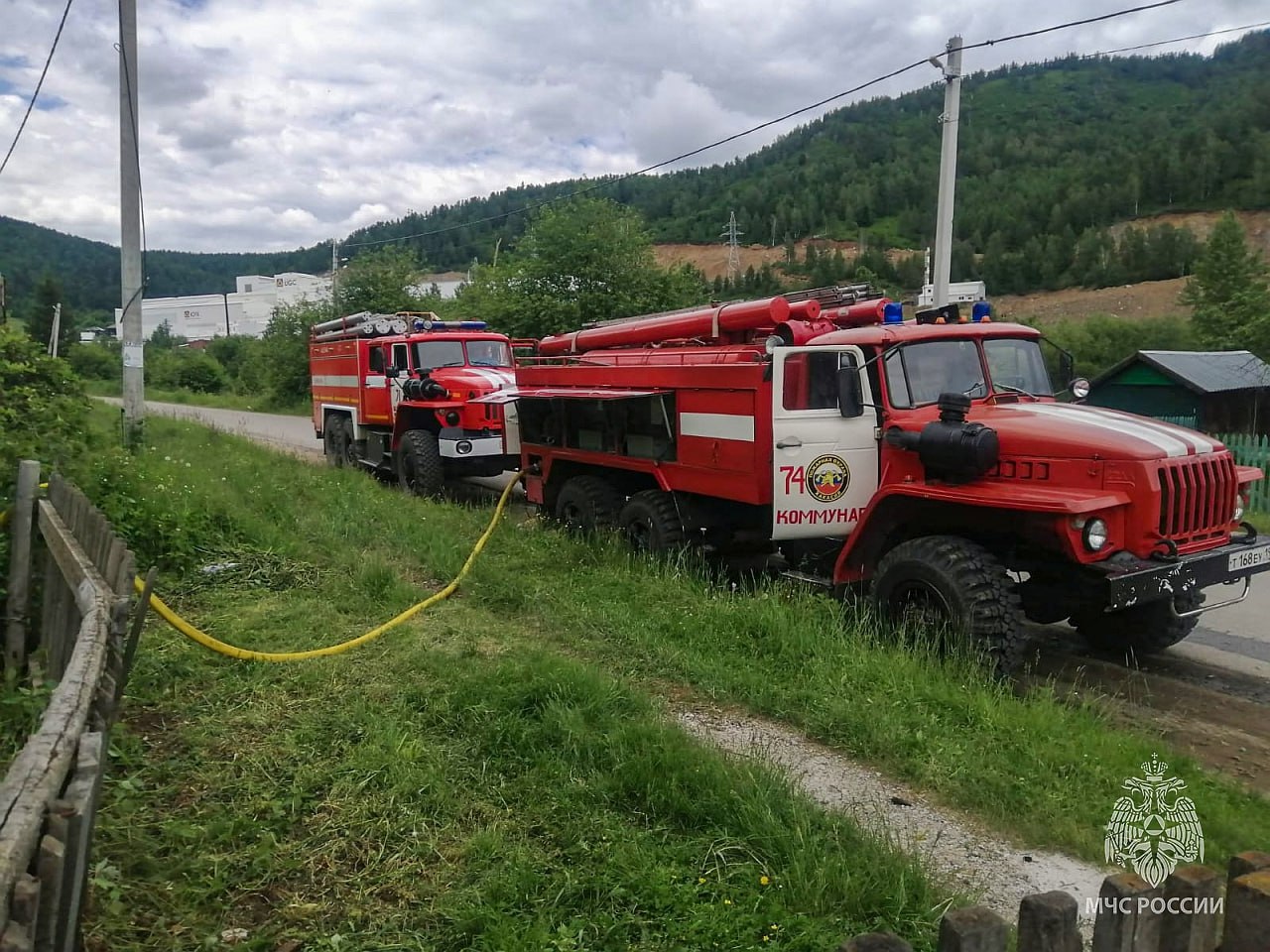 В Коммунаре полыхал дом. Внутри был гроб с покойником | Медиагруппа 