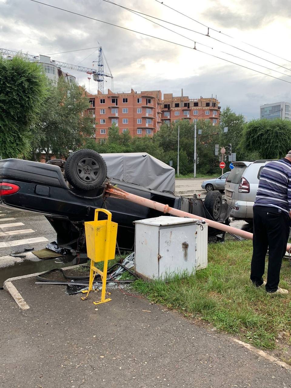 В Абакане на Дружбы народов снесли светофор | Медиагруппа 