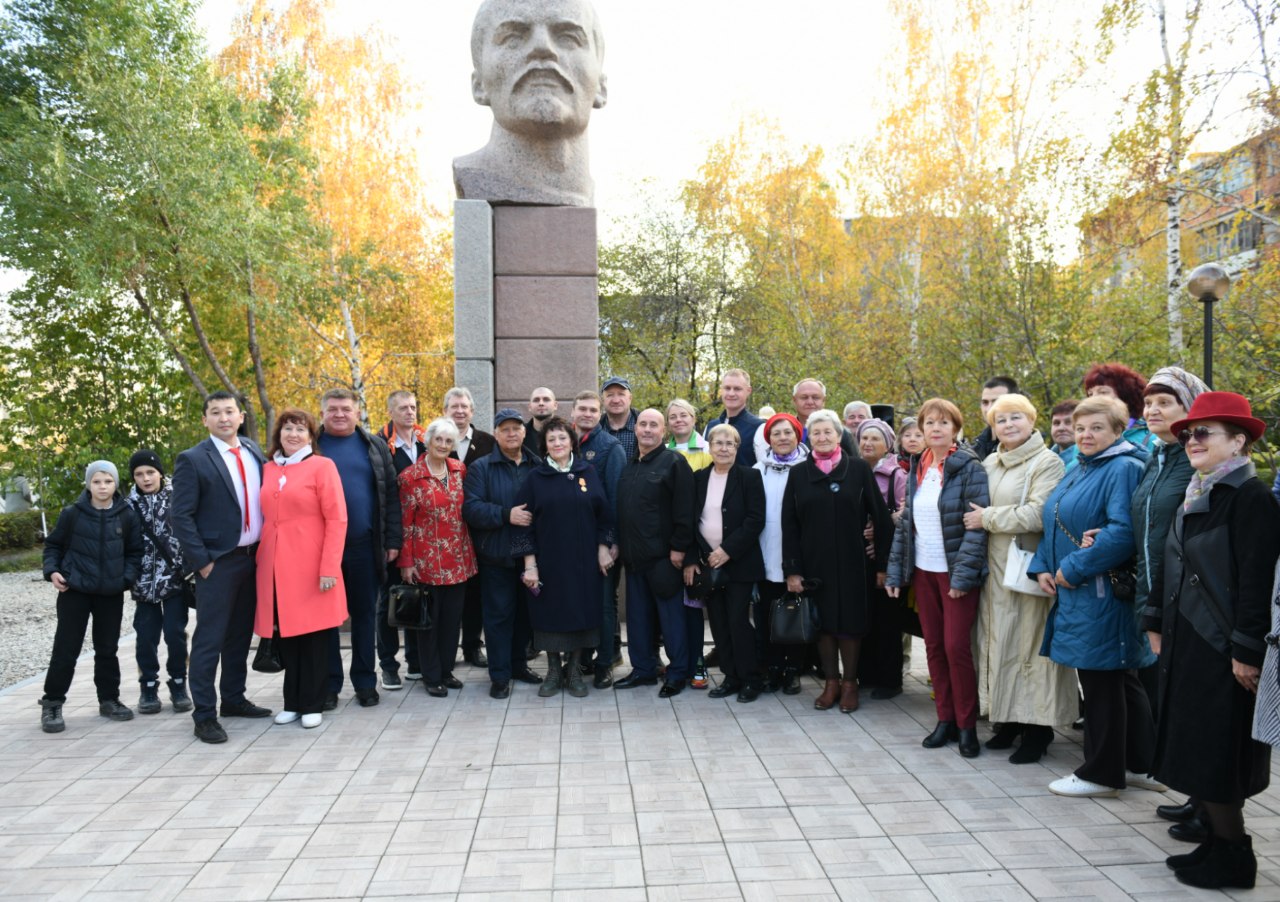 В Саяногорске открыли памятник Ленину | 09.10.2023 | Абакан - БезФормата