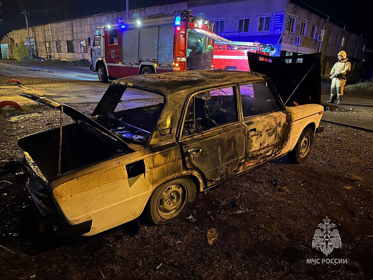 В Абакане очевидцы вытащили мужчину из горящей машины | Медиагруппа 