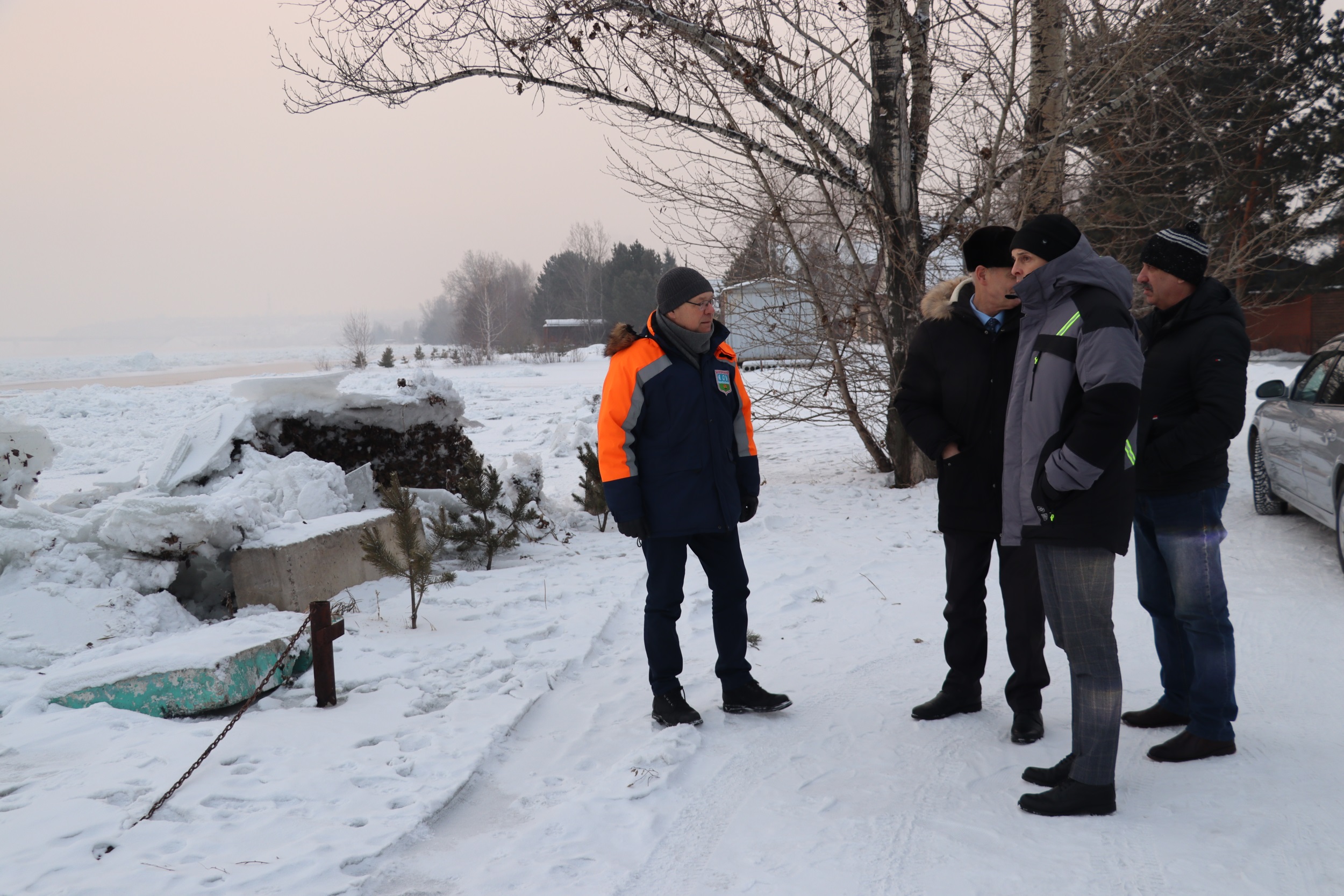 Уровень воды в районе дач в Подсинем снижается | 01.02.2024 | Абакан -  БезФормата