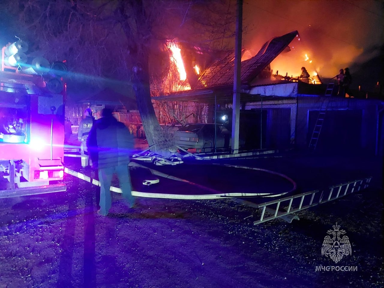 Жилые дома, пилораму и палы травы тушили в Хакасии в минувшие сутки |  Медиагруппа 