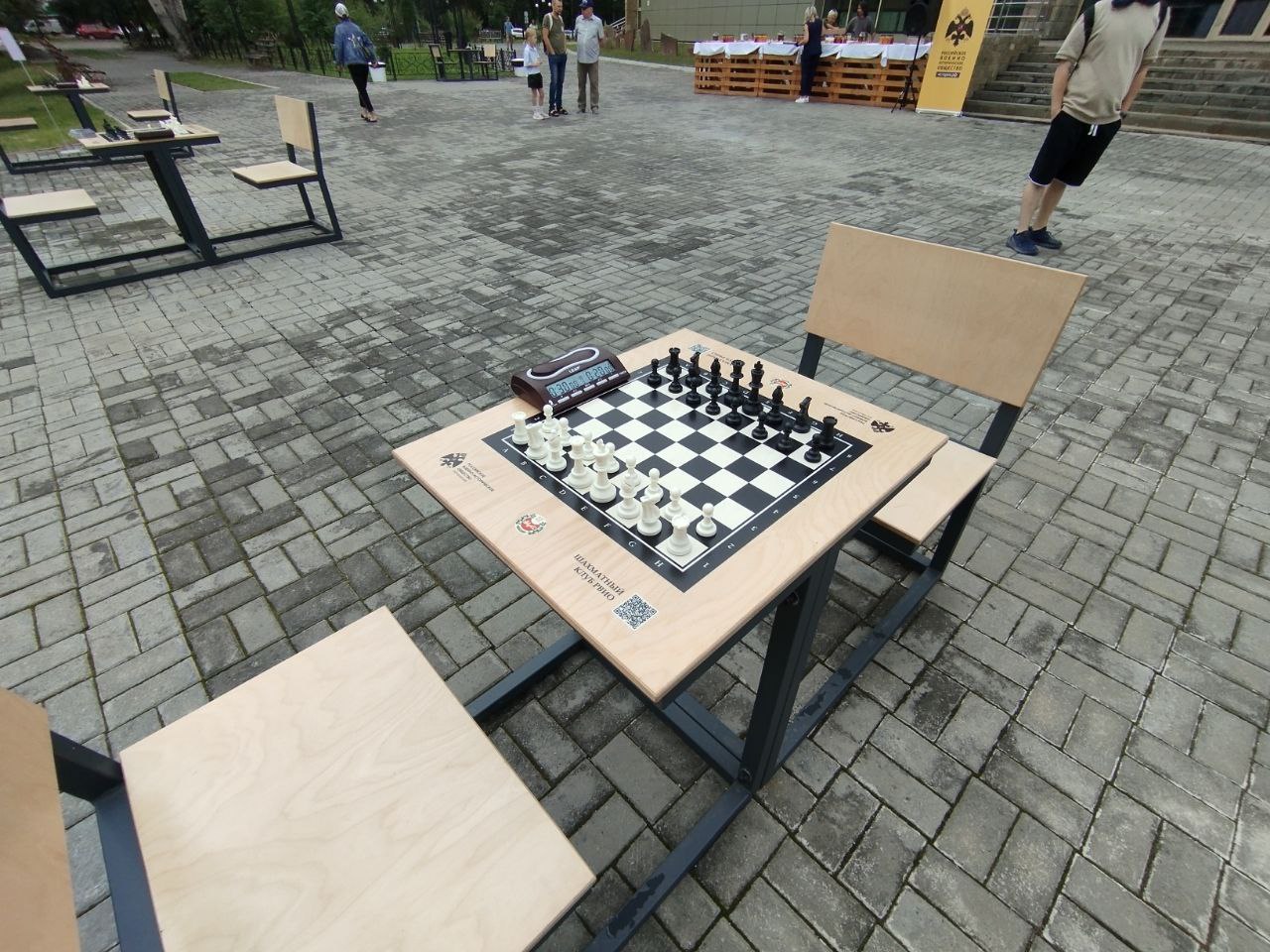 Шахматный клуб под открытым небом открылся в Абакане